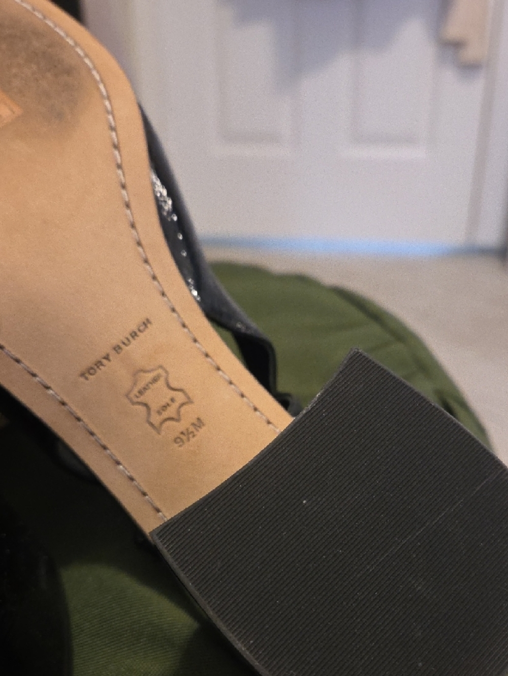 Tory Burch Black Patent Leather Slingback Heels with Gold Medallion - Picture 4 of 4